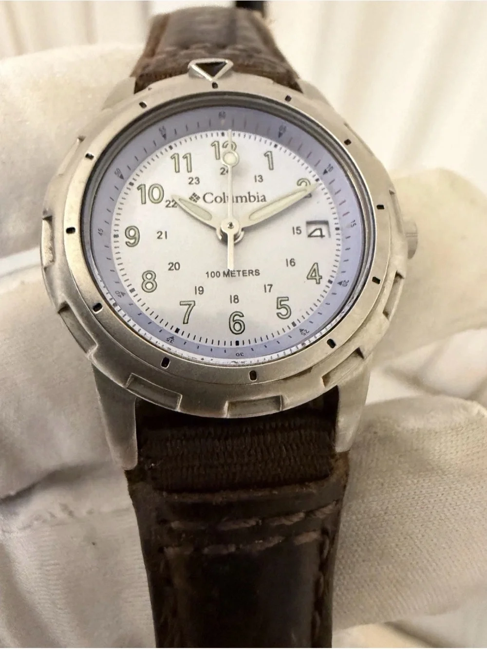 Columbia CL-7308 Women’s Field Watch Stainless Steel White Dial Date 100M Quartz